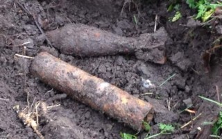Киевляне десятилетиями ходили по парку с активным снарядом времен Второй мировой войны