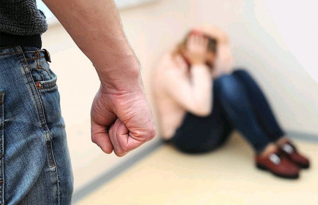 Парламент ужесточил меры за насилие в семьях