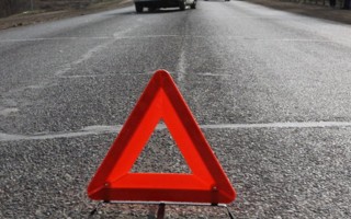 В Киеве ДТП: BMW перевернул микроавтобус
