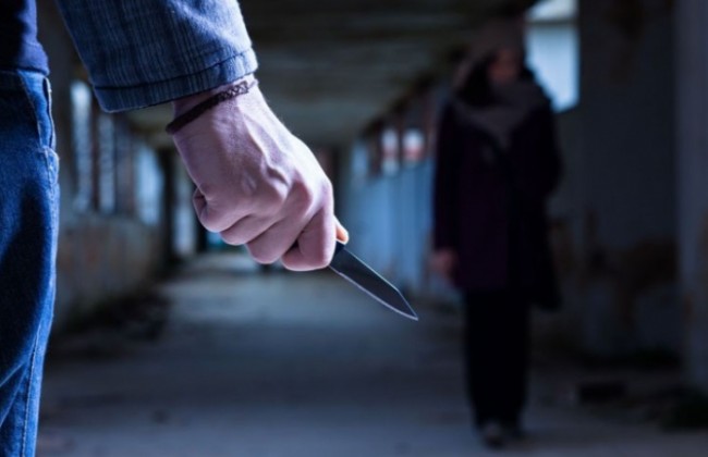 В столице мужчина угрожал ножом сожительнице, чтобы помириться (фото)