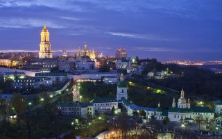 В Лавре бутылку вина продают за рекордные 3,5 тысяч гривен