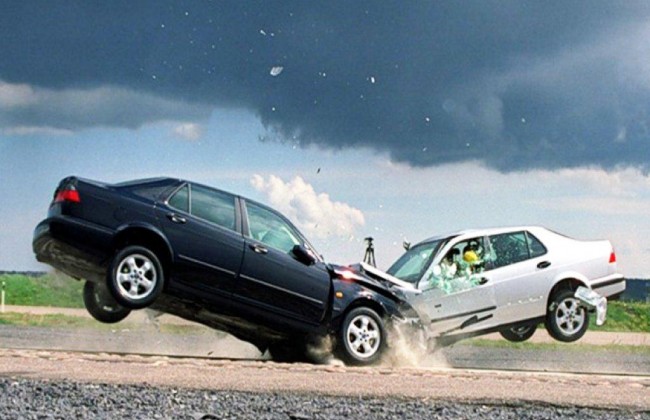 Ужасная авария в Киеве: четверо пострадавших (фото)