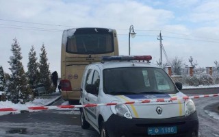Подо Львовом неизвестные подорвали автобус с туристами