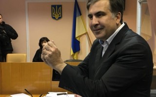 Пора выпускать конфеты «Мишка на крыше»: соцсети комментируют суд над Саакашвили