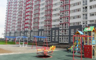 Автомобиль на детской площадке: киевляне возмущены очередным «героем парковки»