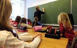 Скандал в школе: детей заставляли каждый день платить по 10 гривен