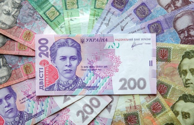 Сколько будут платить помощникам судей и работникам аппаратов судов (документ)