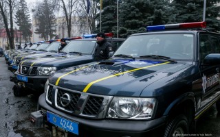 ЕС передал украинским полицейским 30 внедорожников