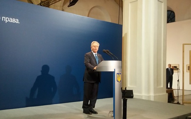 Глава Венецианской комиссии посоветовал Раде поддержать создание Антикоррупционного суда