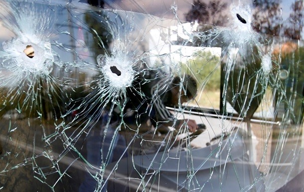 Неизвестный расстрелял автобус с пассажирами в Одесской области