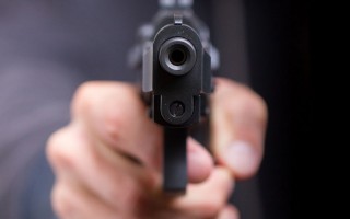 В России мужчина убил жену и расстрелял полицейских, приехавших на вызов