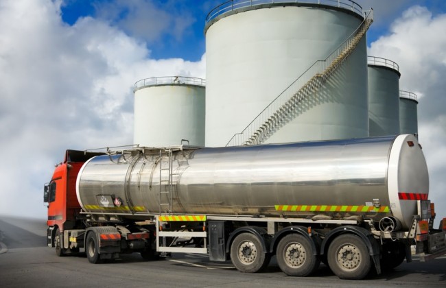 Бензин подорожал: стало известно, где и на сколько