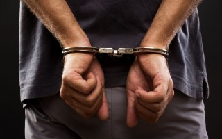 40 ударов по телу и душил подушкой: украинцев всколыхнуло садистское изнасилование ребенка