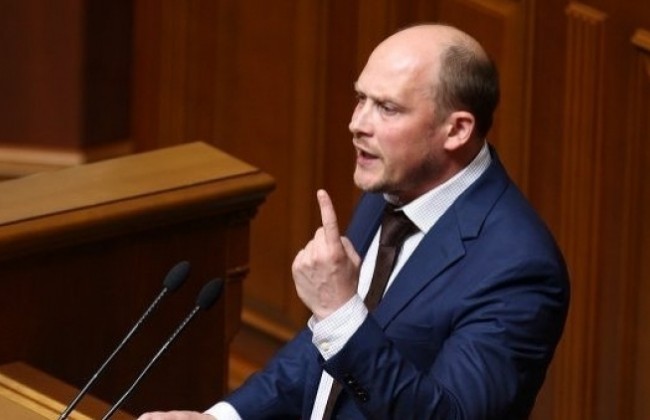 Нардеп выломал дверь в кабинете министра юстиции