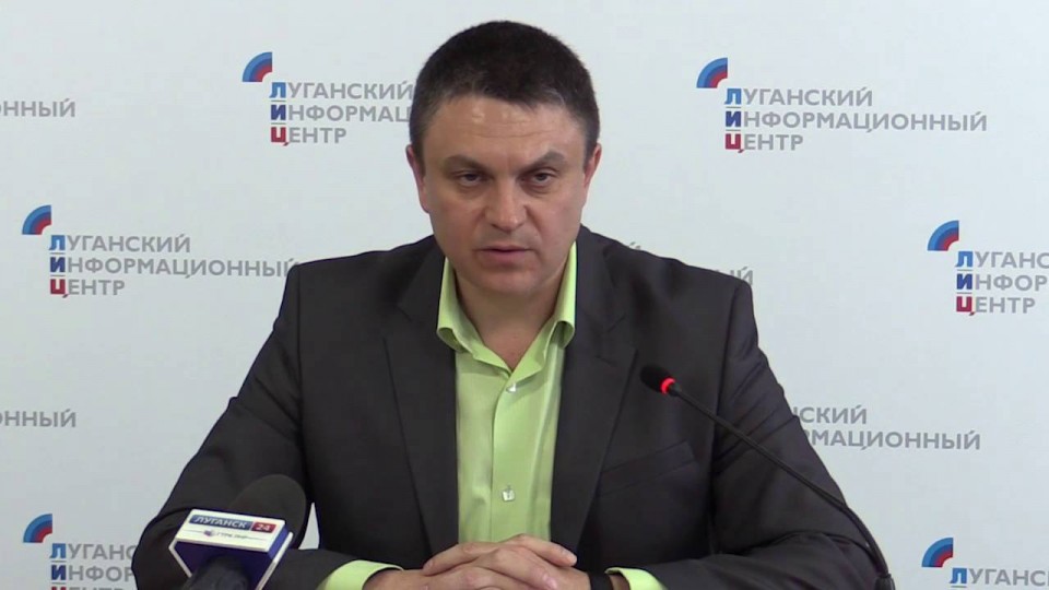 Смена главарей на Донбассе: в сети указали на странную особенность