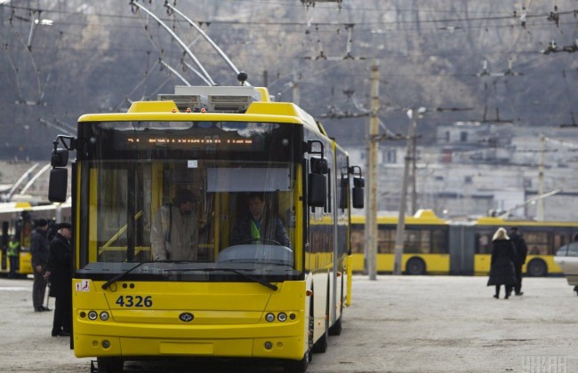 Три столичных троллейбуса изменят маршруты