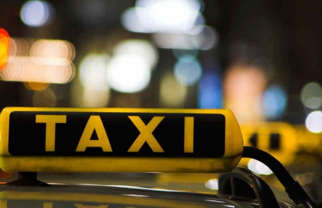 Неловко получилось: наркодилер вместо такси сел в машину полиции