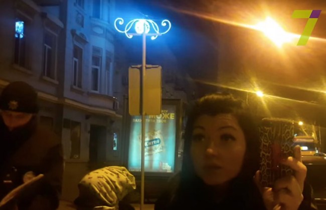 В Одессе пьяная чиновница угрожала патрульным (видео)