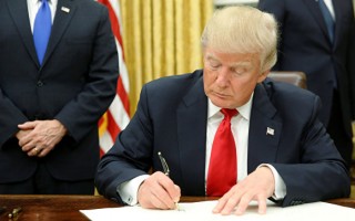 Трамп представит список близких к Кремлю чиновников-кандидатов на санкции