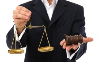 Обращаются ли украинцы к адвокатам (видео)