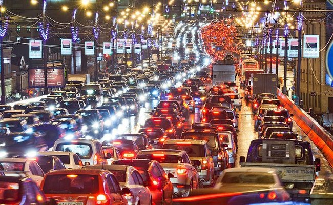 Почти вся столица стала в пробках (фото)
