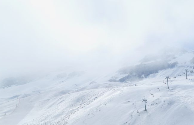 В ГосЧС предупреждают о лавинах в Карпатах