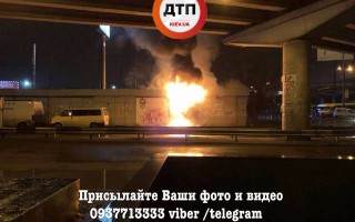 В Киеве пожар на Выдубичах