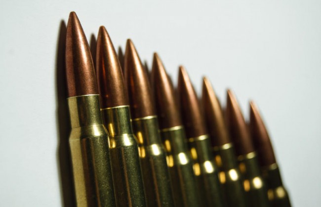 Жуткий случай: ребенку оторвало руку во время распиливания патрона