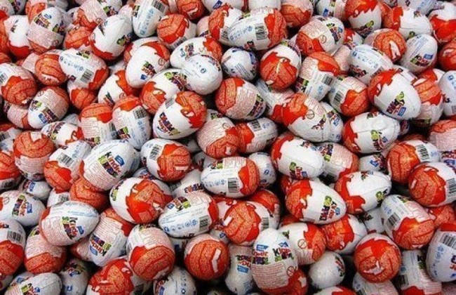 Из львовского супермаркета пытались вынести киндеров на семь тысяч гривен