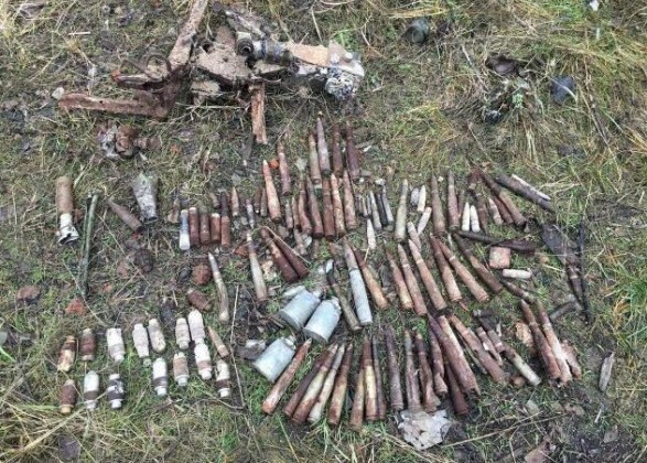 В заброшенной больнице нашли опасные боеприпасы (фото)