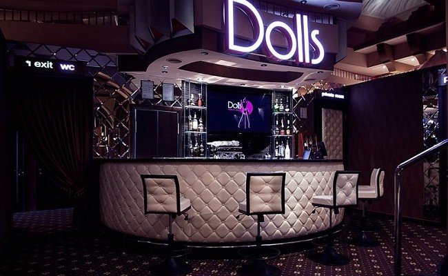 В центре Киева неизвестные расстреляли стриптиз-клуб