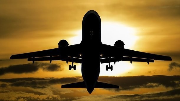 Пассажиры заставили самолет совершить аварийную посадку