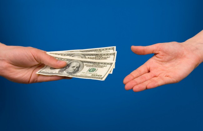 Каждому по 3,8 тысячи: украинцев предупредили о массовой афере