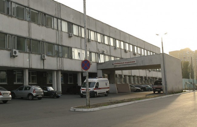 В Киеве избитый мужчина скончался на пороге больницы (фото)