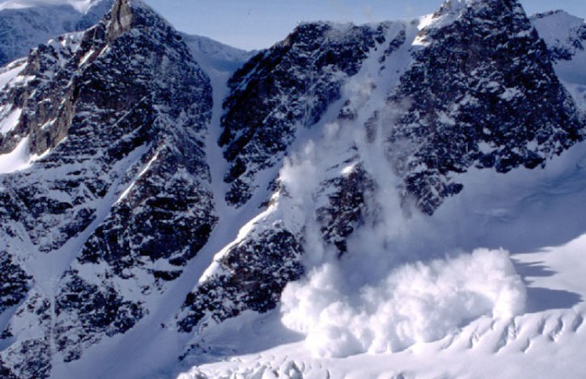 ГосЧС предупреждает о лавинной опасности в Карпатах