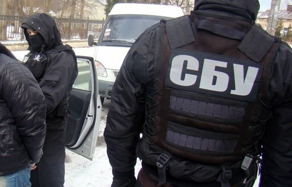 Оружие и награды с Путиным: силовики раскрыли православную организацию в Украине