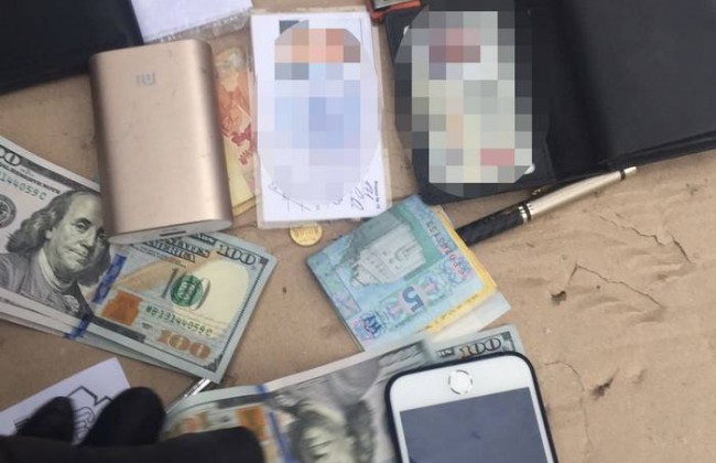 В Киеве на взятке задержали полицейского