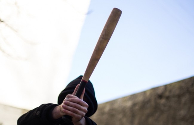 В столице неизвестные избили адвоката и его семью