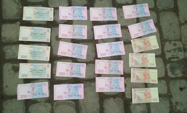 СБУ задержала на взятке инспектора патрульной полиции