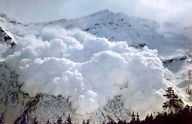 В Карпатах под лавину попали семеро туристов