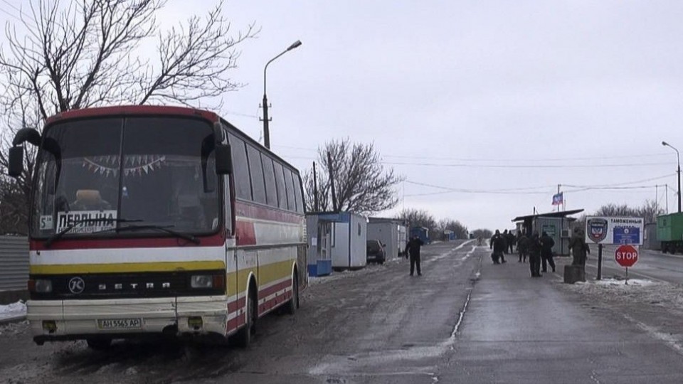 Боевики расстреляли автобус на Донбассе: есть погибшие