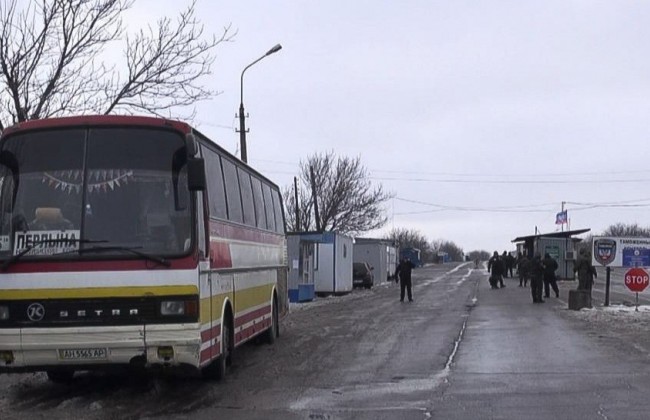 Боевики расстреляли автобус на Донбассе: есть погибшие