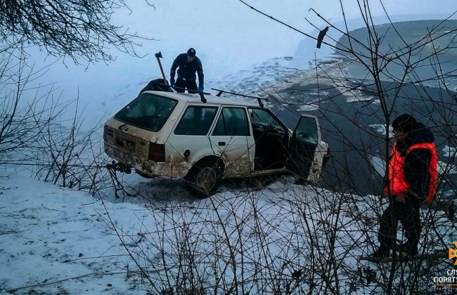 Адская ловушка: мужчина погиб, провалившись под лед, вместе с машиной