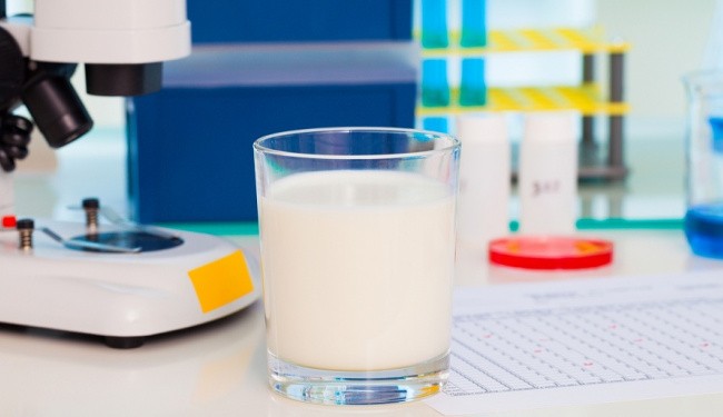 «Антибиотики и растительные жиры»: детей в детском саду травили молочной продукцией