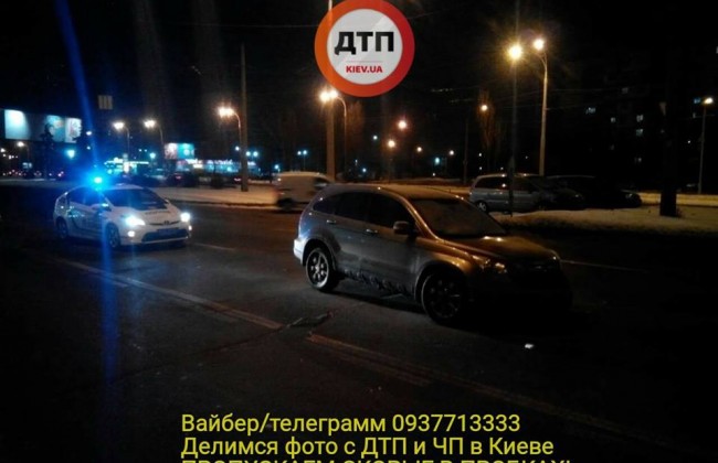 На Троещине автомобиль с ребенком попал в ДТП