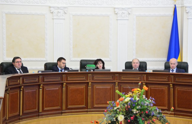 За неоднократную пьяную езду судью рекомендуют временно отстранить от должности