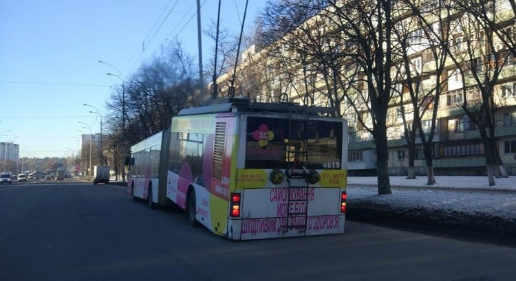Троллейбус в Киеве развалился прямо на ходу