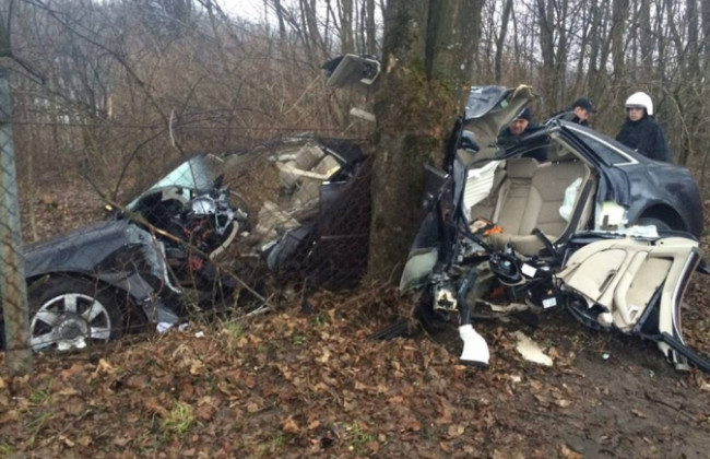 Страшное ДТП: Ауди А8 превратилась в металлом