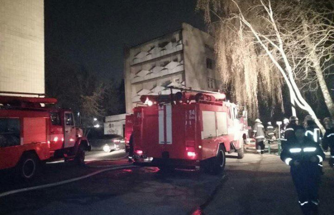 В Киеве горела психиатрическая больница, опубликованы фото