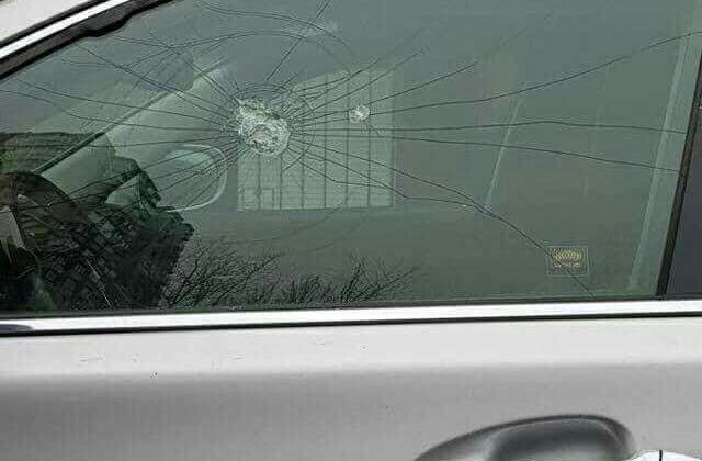 Неизвестные ночью обстреливают автомобили киевлян